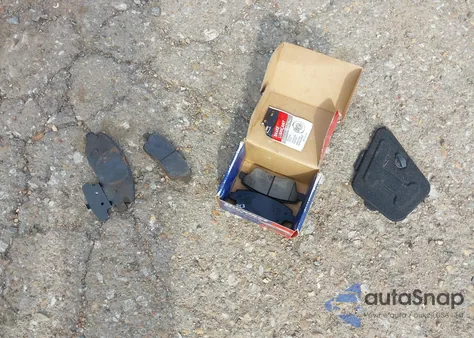 2011 Hyundai Genesis 3.8 z USA, uszkodzony, nr VIN KMHGC4DE8BU139271